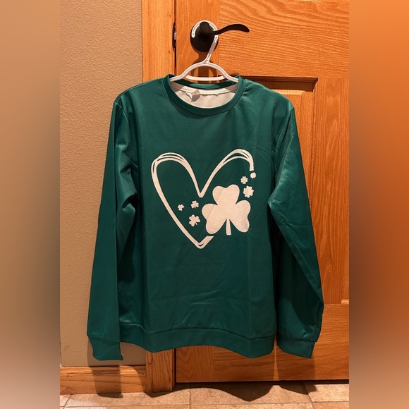 Women’s St. Patrick's Day Shamrock Printed Clover Top.  Light weight, silky. S - Picture 1 of 5